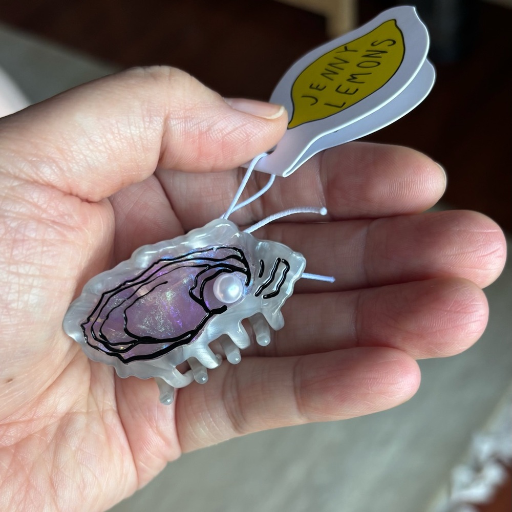 Jenny Lemons Oyster Hair Clip - Picture 4 of 12